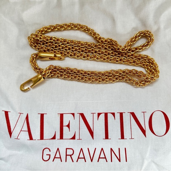 NWOT💯% Auth Valentino Garavani Small Roman Stud  Leather Bag - Picture 10 of 12